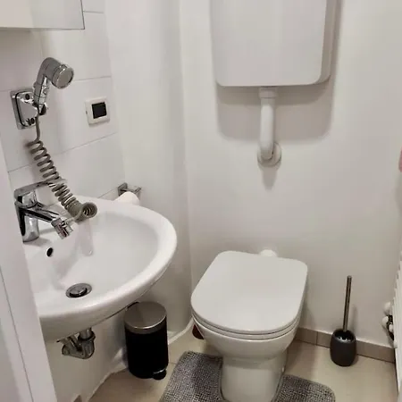 Apartment Campomarte Apartment: Wi-fi-netflix-climatizzatore Brescia